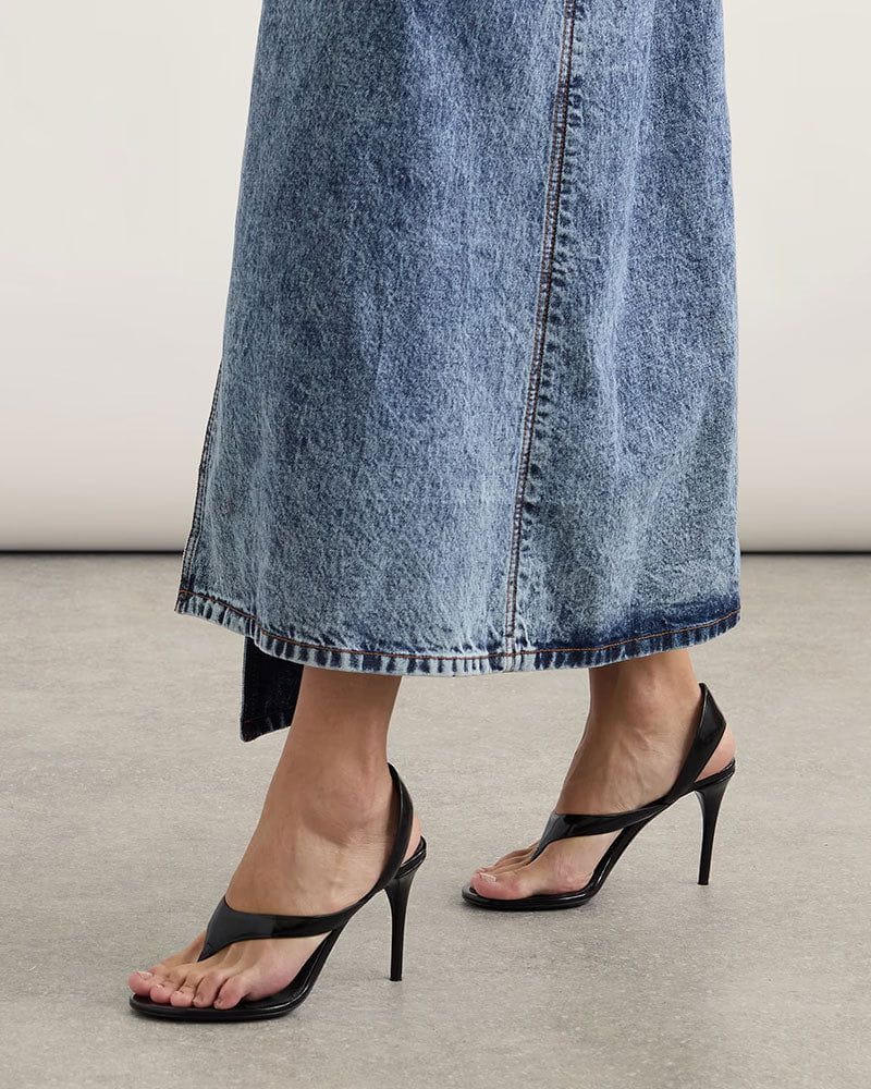 Infradito Sandals in Laminated Leather - Image 12